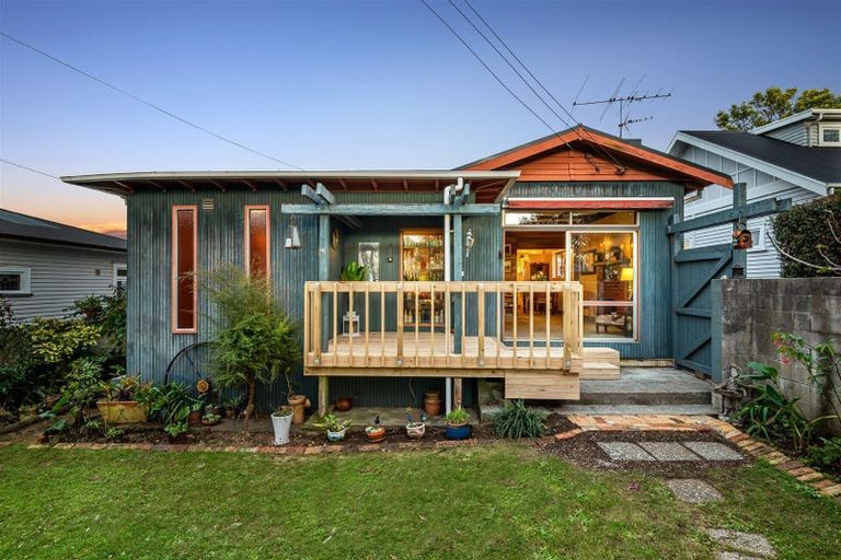 Photo of property in 69 Martin Avenue, Mount Albert, Auckland, 1025