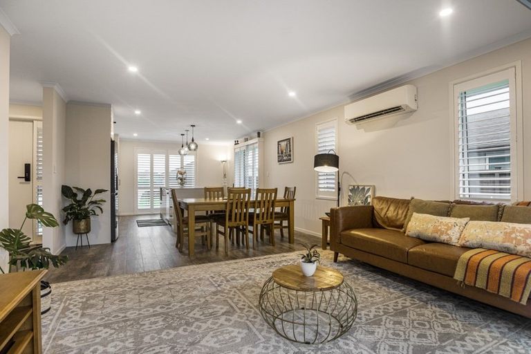 Photo of property in 8 Tahuna Minhinnick Drive, Glenbrook, Waiuku, 2681