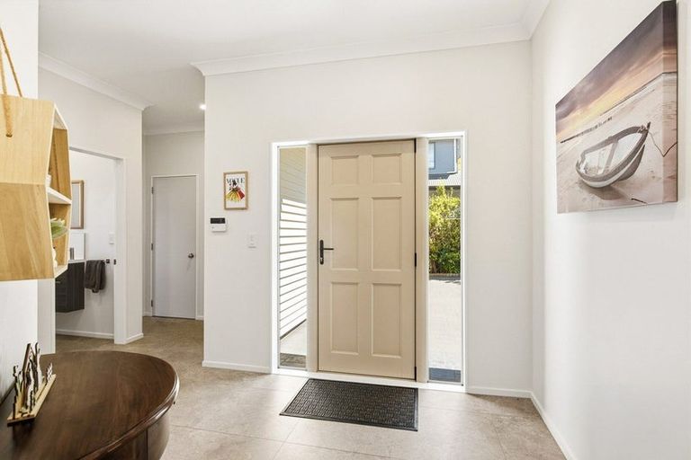 Photo of property in 23 Chippenham Grove, Churton Park, Wellington, 6037