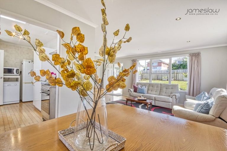 Photo of property in 42 Park Road, Glenfield, Auckland, 0629