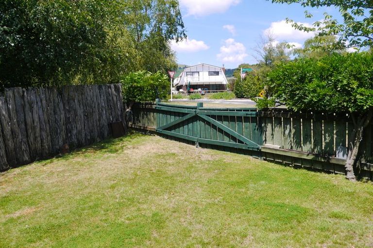 Photo of property in 2/60 Kinloch Road, Kinloch, Taupo, 3377