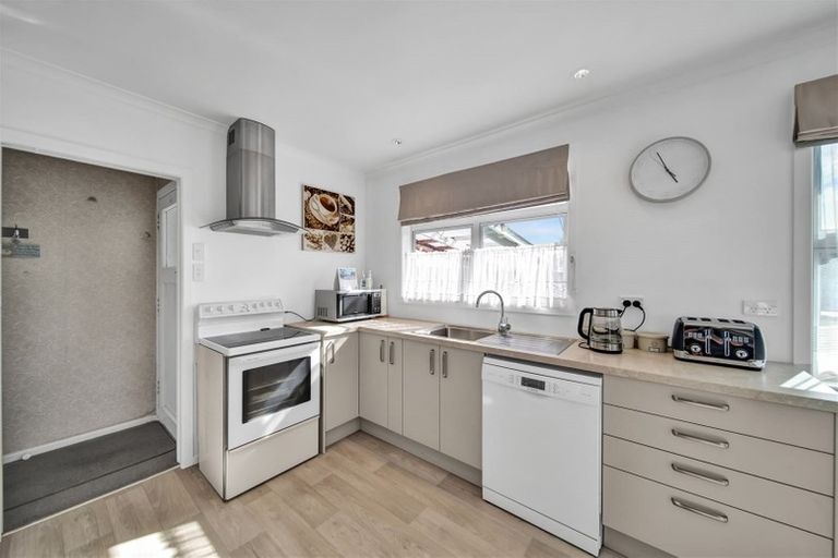 Photo of property in 32 Grey Street, Normanby, Hawera, 4614