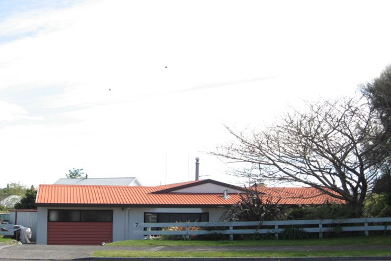 Photo of property in 7 Esmeralda Street, Welcome Bay, Tauranga, 3112