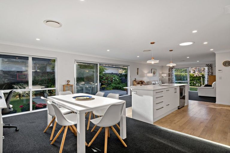 Photo of property in 11 Walnut Road, Riverhead, 0820