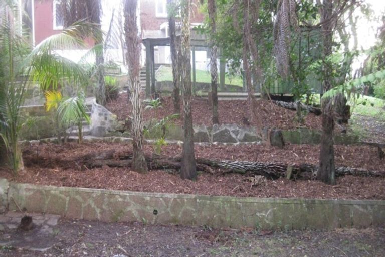 Photo of property in 12 Korotaha Terrace, Rothesay Bay, Auckland, 0630