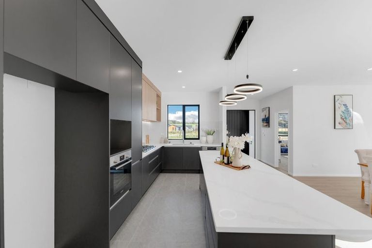 Photo of property in 2 Spudman Rise, Pukekohe, 2120