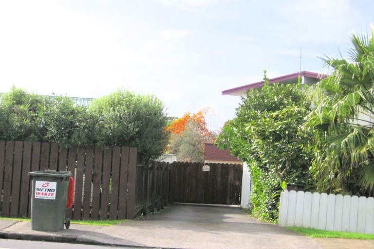 Photo of property in 36 Red Beach Road, Red Beach, 0932