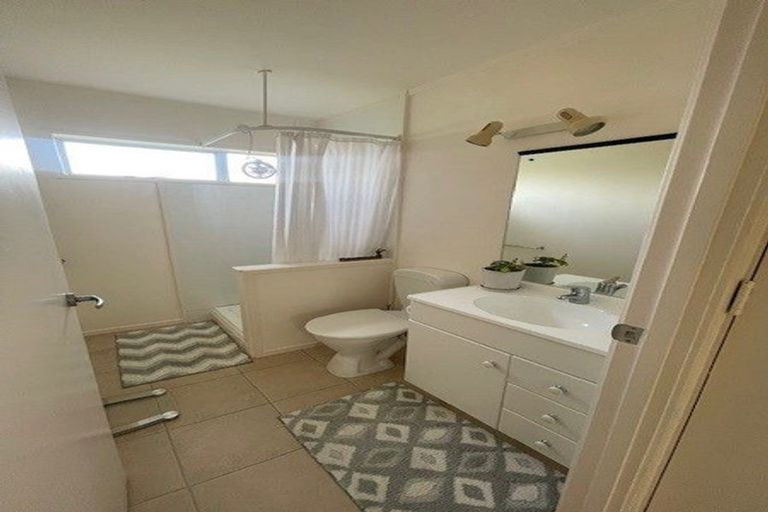 Photo of property in 2/50 Sandspit Road, Cockle Bay, Auckland, 2014