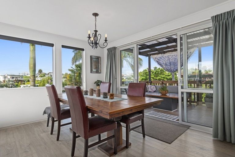 Photo of property in 115b Harbour View Road, Omokoroa, 3114