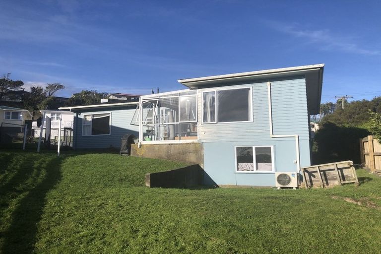 Photo of property in 9 Baylands Drive, Newlands, Wellington, 6037