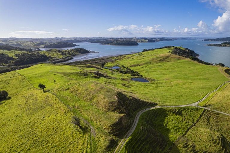 Photo of property in 164 Beatson Road, Whakapirau, 0583