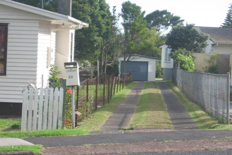 Photo of property in 22 Exmouth Road, Northcote, Auckland, 0627