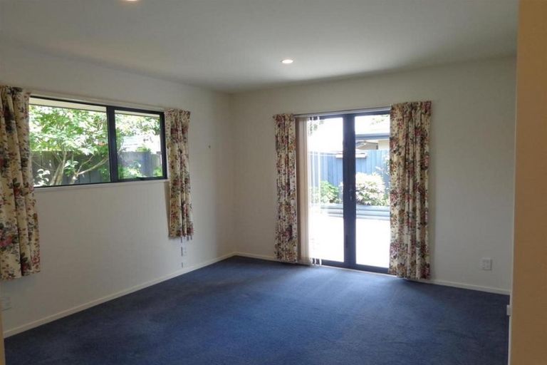 Photo of property in 30a Peer Street, Upper Riccarton, Christchurch, 8041