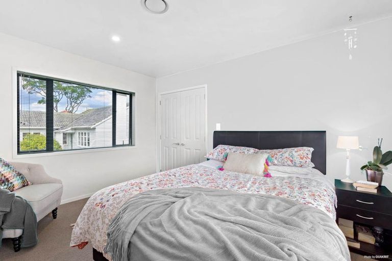 Photo of property in 76a Walmer Road, Point Chevalier, Auckland, 1022