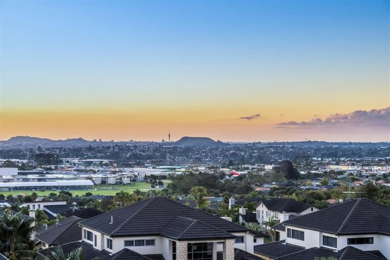 Photo of property in 54 Armstrong Farm Drive, East Tamaki Heights, Auckland, 2016