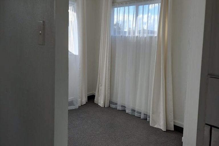 Photo of property in 74 John F Kennedy Drive, Milson, Palmerston North, 4414