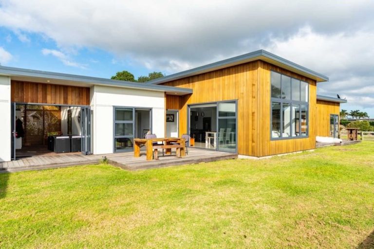 Photo of property in 64a Moir Point Road, Mangawhai Heads, Mangawhai, 0505