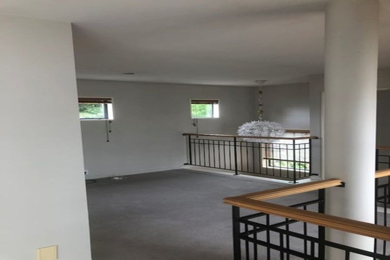 Photo of property in 382 Memorial Avenue, Burnside, Christchurch, 8053