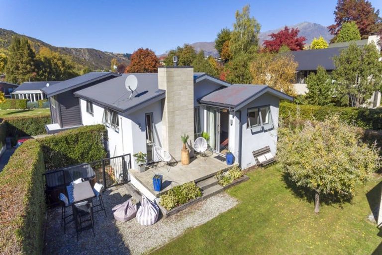 Photo of property in 8 Bracken Street, Arrowtown, 9302