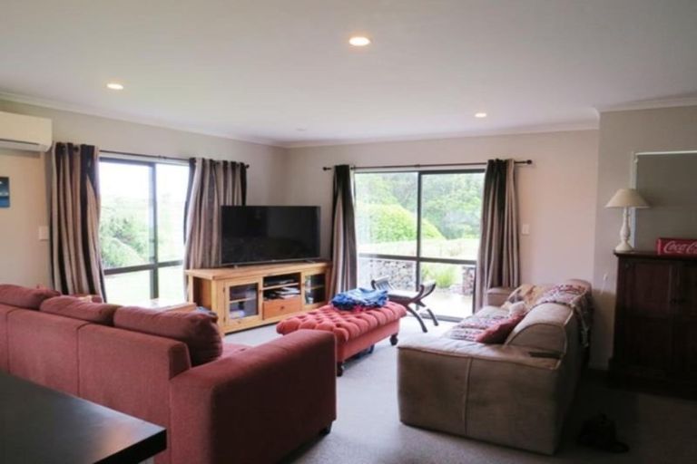 Photo of property in 3 Dunbar Place, Highlands Park, New Plymouth, 4312