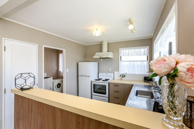 Photo of property in 2/13 Karamu Street, Strandon, New Plymouth, 4312