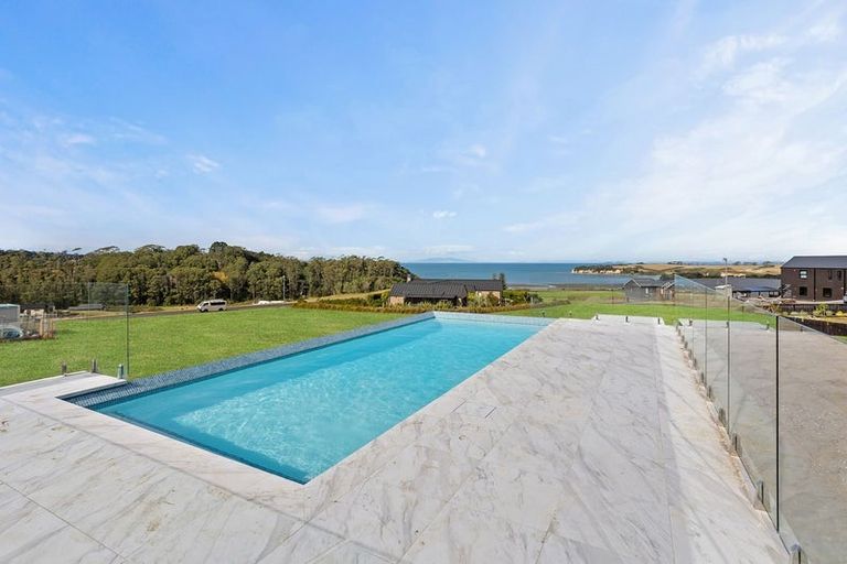 Photo of property in 32 Taha Puke Road, Okura Bush, Silverdale, 0794