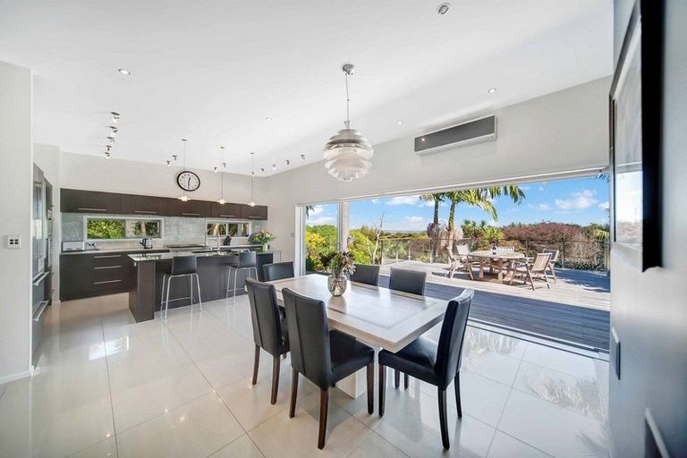 Photo of property in 269 Kaipara Road, Papakura, 2582