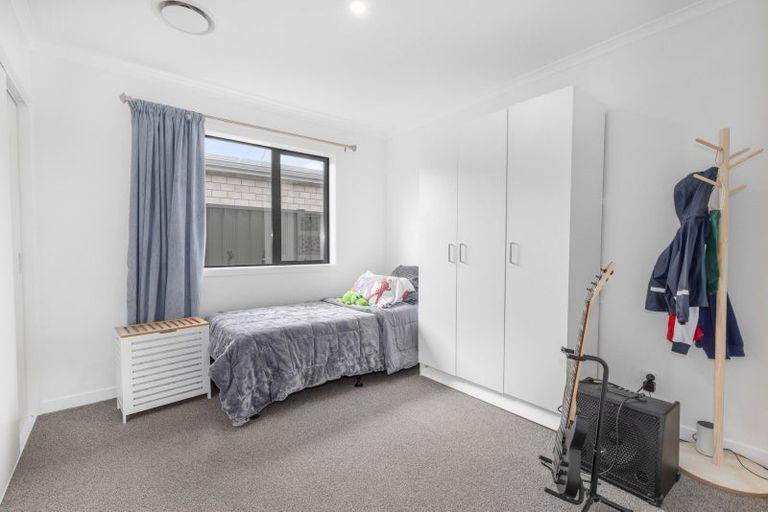 Photo of property in 18 Pateke Drive, Kenepuru, Porirua, 5022