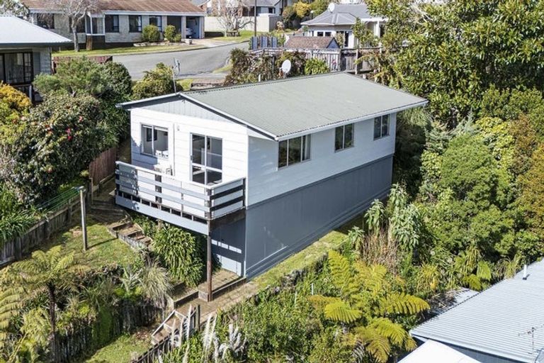 Photo of property in 5 Jensen Place, Frankleigh Park, New Plymouth, 4310