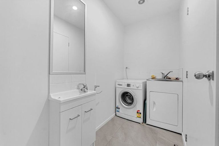 Photo of property in 6 Treestump Road, Takanini, 2112