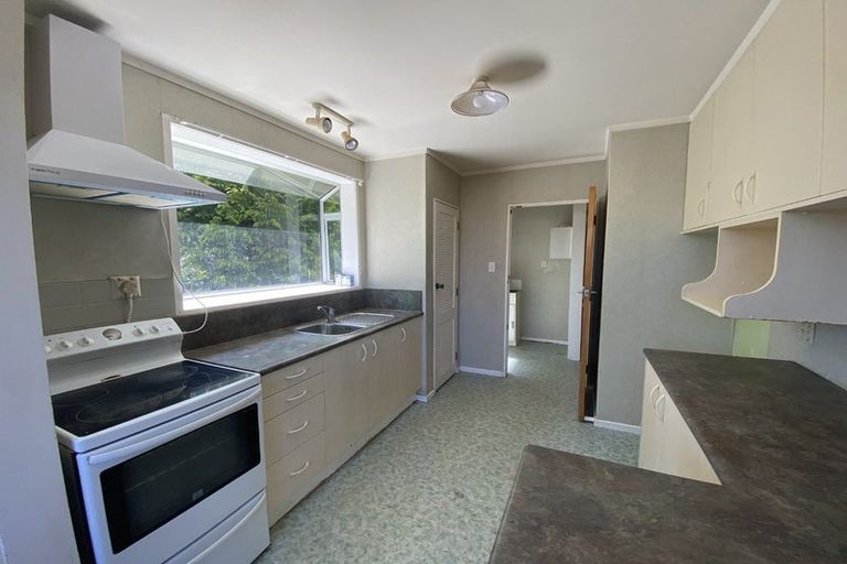 Photo of property in 16 Hicks Crescent, Waikanae Beach, Waikanae, 5036