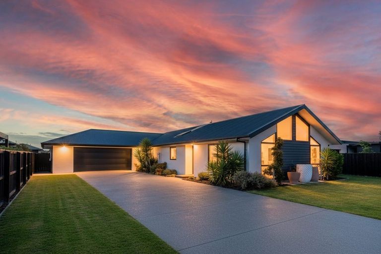 Photo of property in 19 Glenturret Drive, Casebrook, Christchurch, 8051