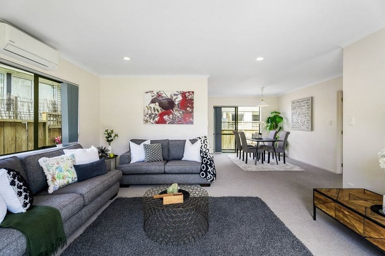 Photo of property in 1/919 Whangaparaoa Road, Manly, Whangaparaoa, 0930