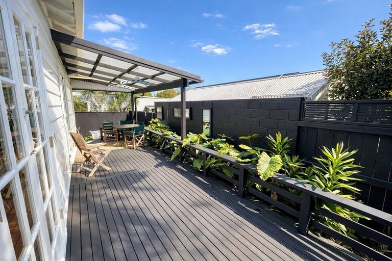 Photo of property in 2/21 Cowper Street, Devonport, Auckland, 0624