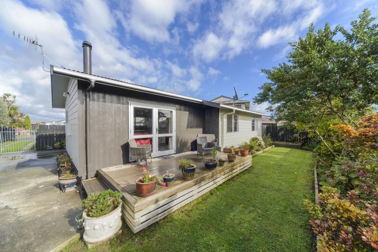 Photo of property in 15a Thomson Street, West End, Palmerston North, 4412