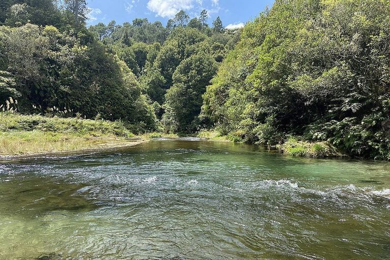 Photo of property in 24 Sarona Park Drive, Omanawa, 3171