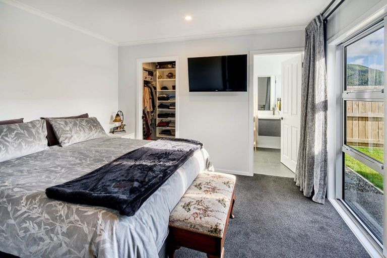 Photo of property in 50 Te Ara O Roimata, Wainuiomata, Lower Hutt, 5014