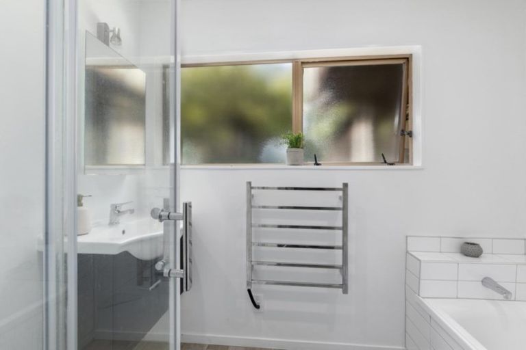 Photo of property in 105 Kamahi Street, Stokes Valley, Lower Hutt, 5019