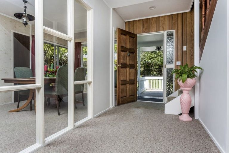 Photo of property in 103 Becroft Drive, Forrest Hill, Auckland, 0620