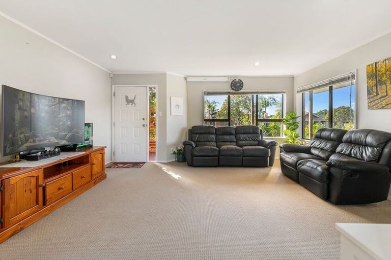 Photo of property in 1/5 Kenwick Place, Burswood, Auckland, 2013
