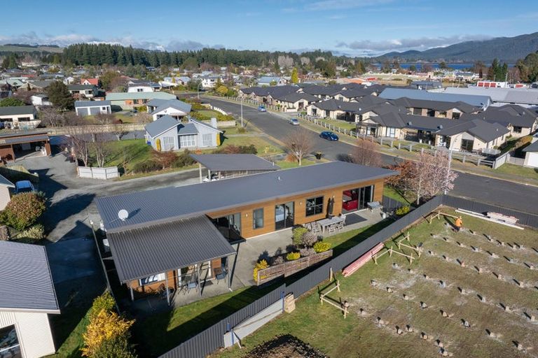 Photo of property in 21 Pop Andrew Drive, Te Anau, 9600