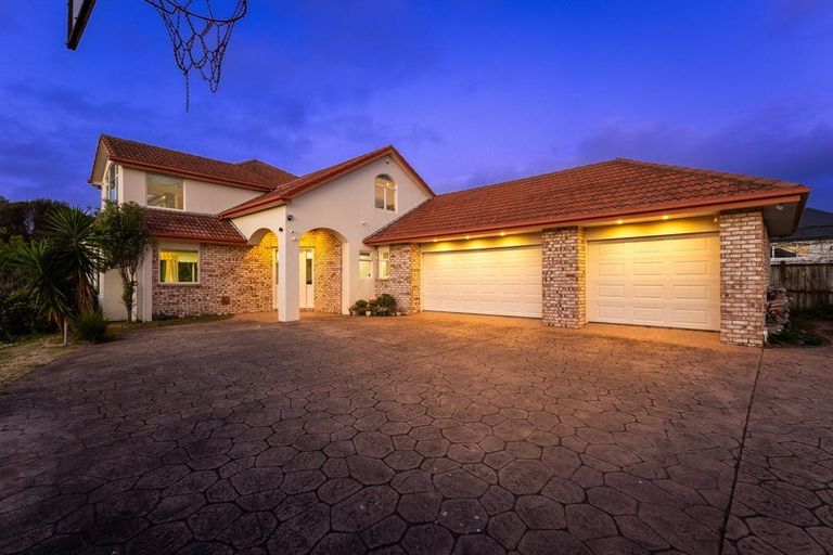 Photo of property in 15 Compass Court, Paraparaumu, 5032