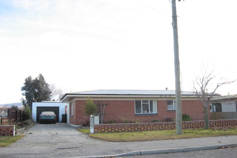 Photo of property in 8 Clutha Street, Alexandra, 9320