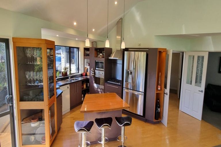 Photo of property in 247 Maungaraki Road, Maungaraki, Lower Hutt, 5010