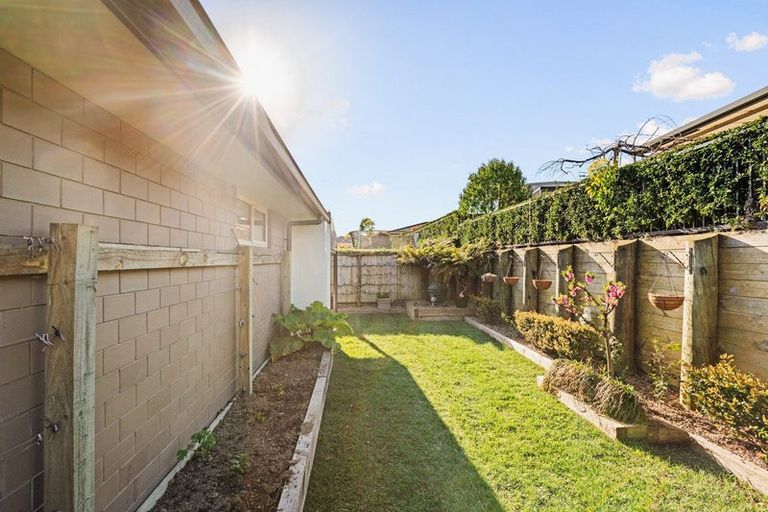 Photo of property in Waterview Estate, 39/4 Greystone Place, Omokoroa, 3114