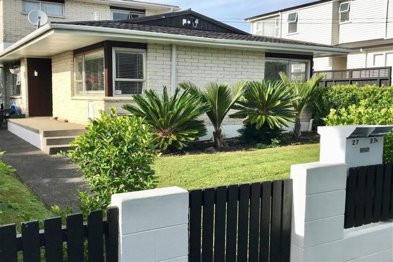 Photo of property in 27 Wainui Avenue, Point Chevalier, Auckland, 1022