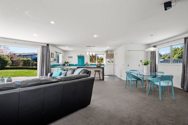 Photo of property in 8 Widgeon Place, Lake Hayes, Queenstown, 9304