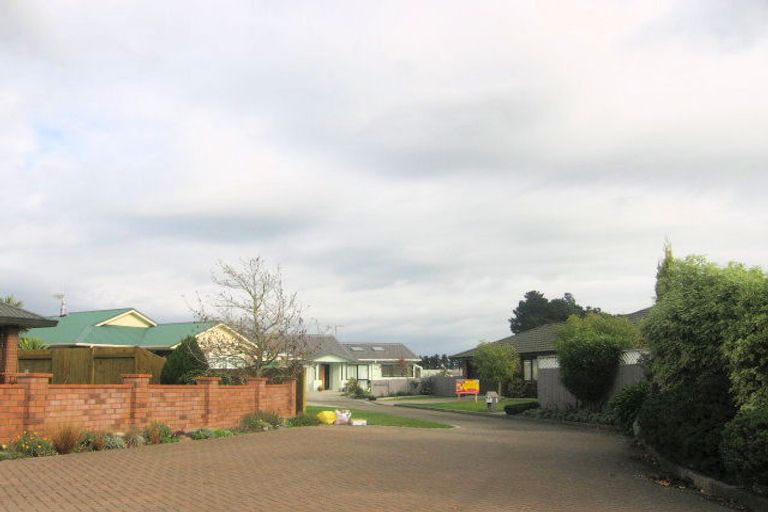 Photo of property in 33 Strachan Way, Highbury, Palmerston North, 4412