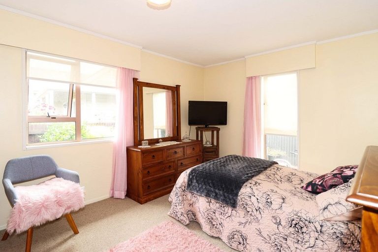 Photo of property in 2/204 Belvedere Road, Carterton, 5713