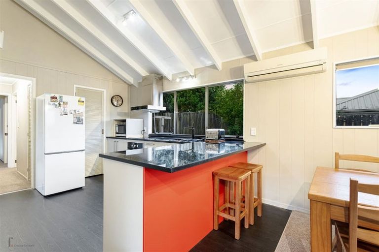 Photo of property in 8/89a Royal Road, Massey, Auckland, 0614